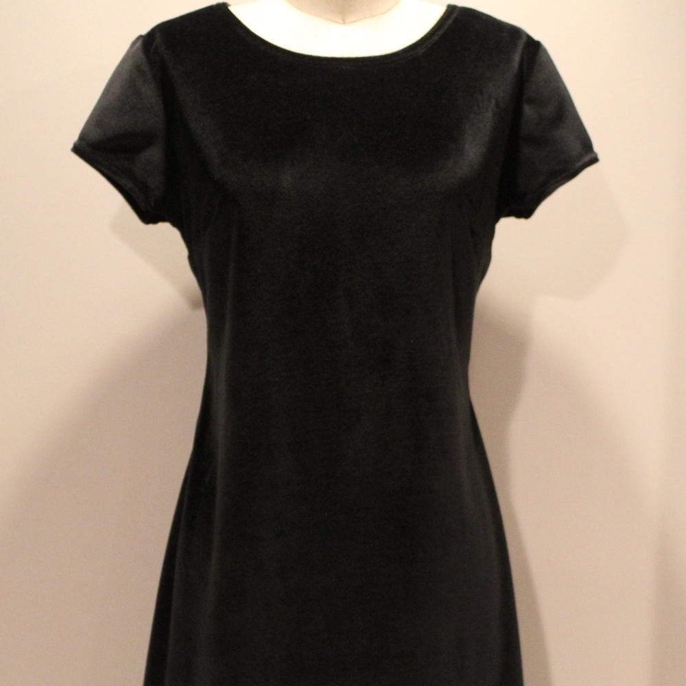Jonathan Martin Black Velvet Short Sleeve Dress